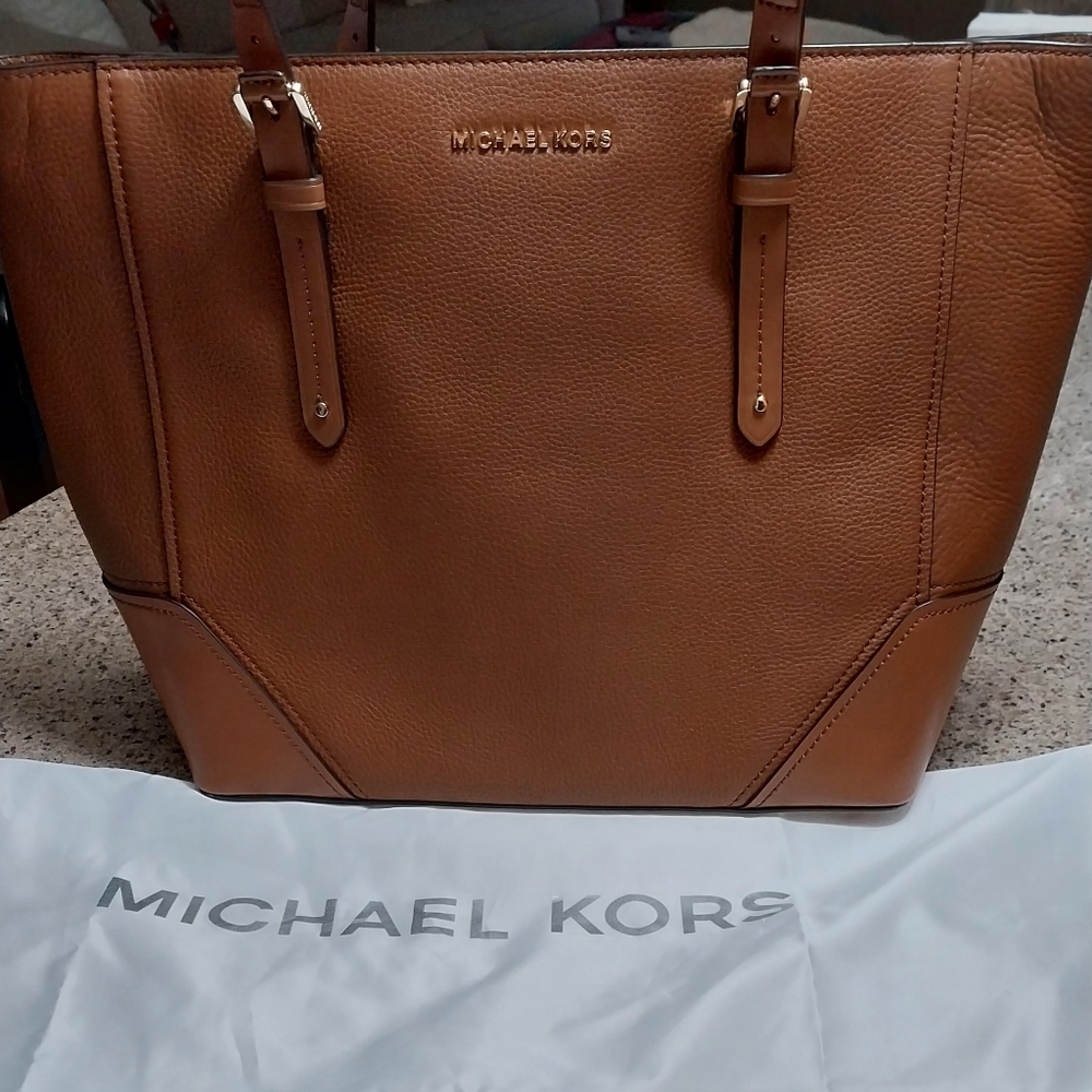 Michael Michael Kors Aria  leather tote